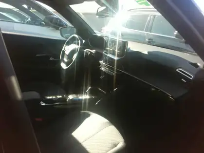 PEUGEOT 2008 ALLURE Hybrid 145 CV e-DCS6 