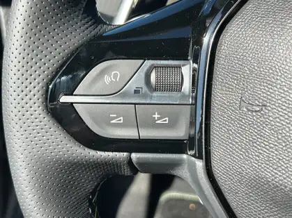 PEUGEOT 2008 GT Hybrid 145 CV e-DCS6