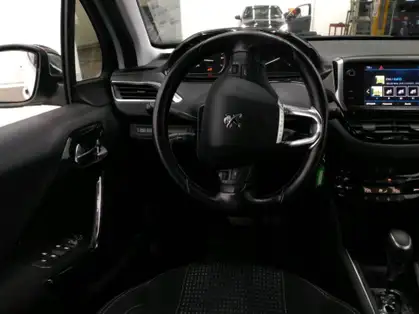 PEUGEOT 208 1.2 PureTech 110ch S&S EAT6 Allure Business
