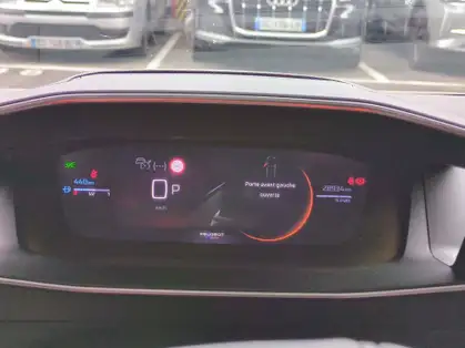 PEUGEOT 2008 GT HYBRID 136 CV E-DCS6