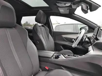 PEUGEOT 3008 GT HYBRID 225 CV E-EAT8