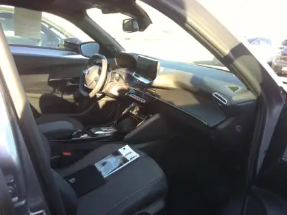 PEUGEOT 2008 ALLURE HYBRID 136 CV e-DCS6