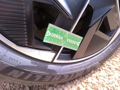 PEUGEOT 408 GT HYBRID 136 CV e-DCS6