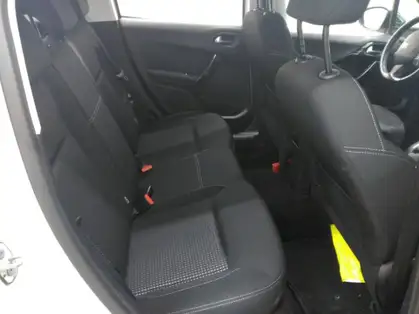 PEUGEOT 208 1.2 PureTech 110ch S&S EAT6 Allure Business