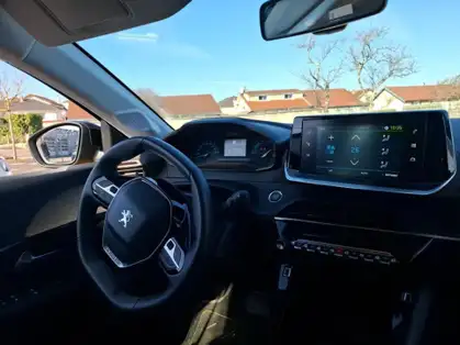 PEUGEOT 208 50 kWh 136ch Active