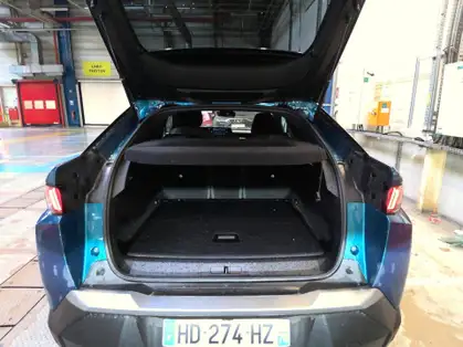 PEUGEOT 3008 210 ch 73 kWh Allure