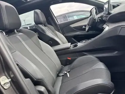 PEUGEOT 3008 GT HYBRID 225 CV E-EAT8