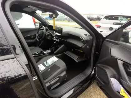 PEUGEOT 2008 ALLURE HYBRID 136 CV e-DCS6