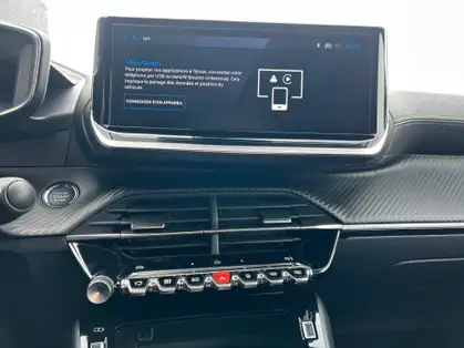 PEUGEOT 2008 GT HYBRID 136 CV E-DCS6
