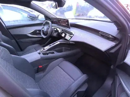 PEUGEOT 5008 ALLURE Hybrid 145 CV e-DCS6 