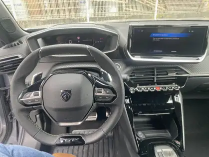 PEUGEOT 2008 GT Hybrid 145 CV e-DCS6