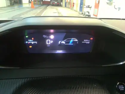 PEUGEOT 2008 ALLURE HYBRID 136 CV e-DCS6