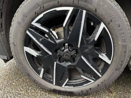 PEUGEOT 3008 ALLURE HYBRIDE 136 CV e-DCS6