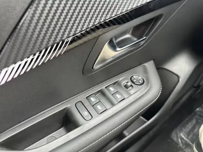 PEUGEOT 208 ALLURE HYBRID 100 CV E-DCS6