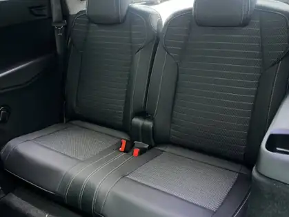 PEUGEOT 5008 GT Hybrid 145 CV e-DCS6 