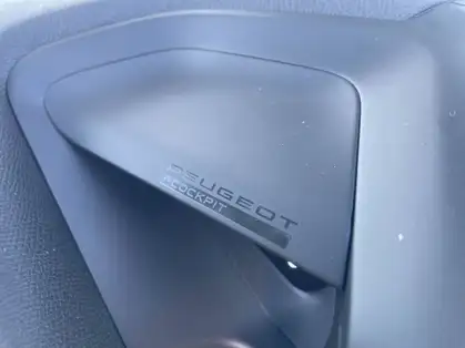 PEUGEOT 2008 GT HYBRID 136 CV E-DCS6