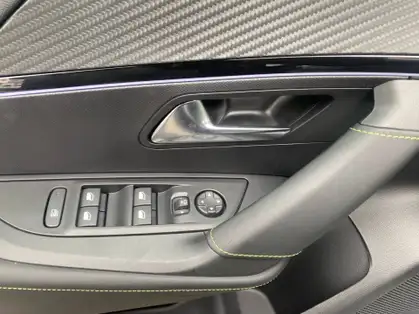 PEUGEOT 2008 GT Hybrid 145 CV e-DCS6