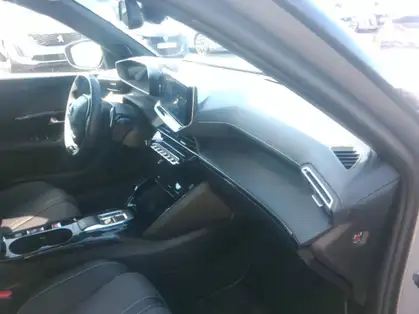 PEUGEOT 2008 GT HYBRID 136 CV E-DCS6