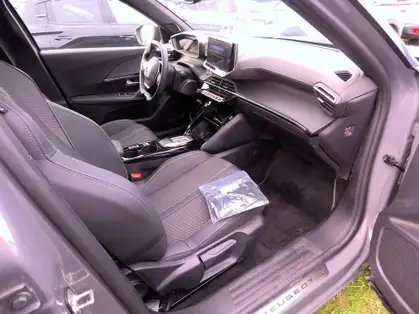 PEUGEOT 2008 50 kWh 136 ch GT