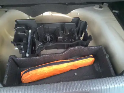 PEUGEOT 2008 ALLURE HYBRID 136 CV e-DCS6