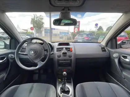 RENAULT MEGANE II BERLINE 1.9 dCi 130 Confort Dynamique