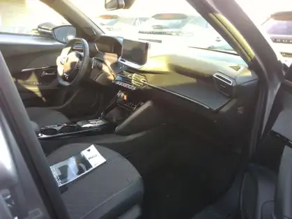 PEUGEOT 2008 ALLURE HYBRID 136 CV e-DCS6