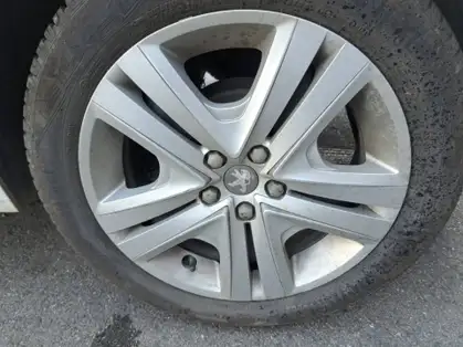 PEUGEOT 208 208 STYLE 1.2 PURETECH 82 CV BVM5