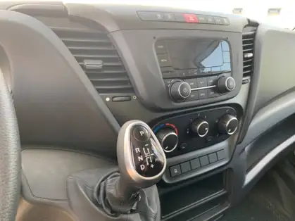 IVECO DAILY FOURGON III 35C18HA8 4100 3.0 180 CH BVA CAISSE TROUILLET 20M3