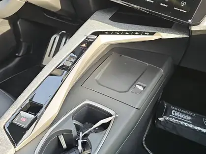 PEUGEOT 5008 GT 1.2 HYBRID 136 CV E-DCS6