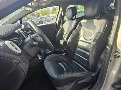 RENAULT CLIO IV TCe 90 Energy Initiale Paris