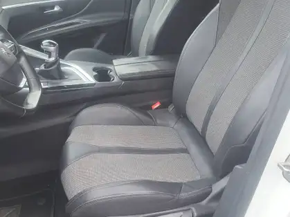 PEUGEOT 3008 2.0 BlueHDi 150ch S&S BVM6 Allure