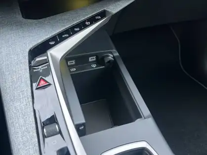 PEUGEOT 5008 GT Hybrid 145 CV e-DCS6 