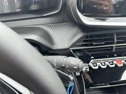 PEUGEOT 208 ALLURE HYBRID 100 CV E-DCS6