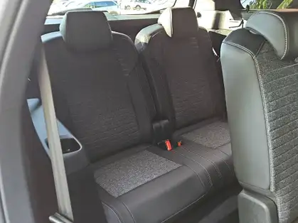 PEUGEOT 5008 ALLURE Hybrid 145 CV e-DCS6 
