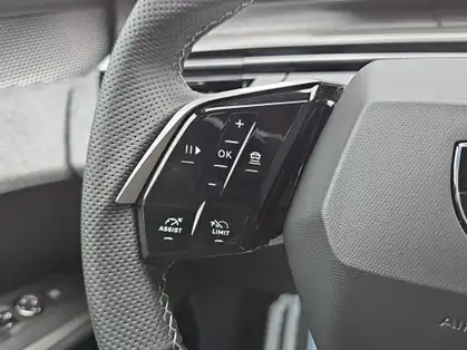 PEUGEOT 5008 Hybrid 145 e-DCS6 GT / Pack Vision 360