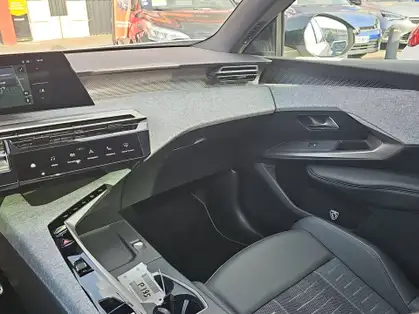 PEUGEOT 5008 GT 1.2 HYBRID 136 CV E-DCS6