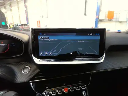 PEUGEOT 2008 ALLURE Hybrid 145 CV e-DCS6 