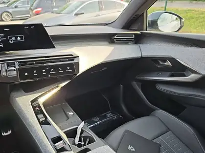 PEUGEOT 5008 GT 1.2 HYBRID 136 CV E-DCS6