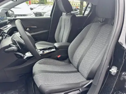 PEUGEOT 208 ALLURE HYBRID 100 CV E-DCS6