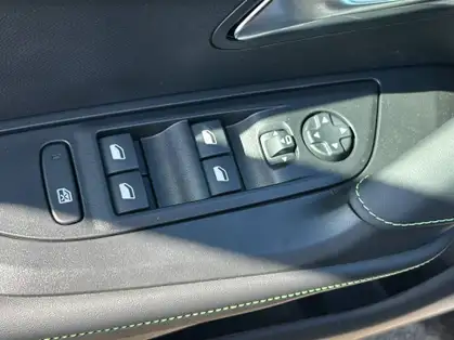 PEUGEOT 2008 GT Hybrid 145 CV e-DCS6 