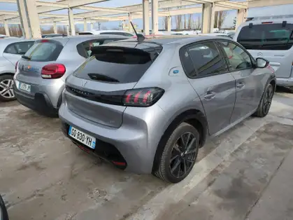 PEUGEOT 208  GT 50 kWh 136 CV 