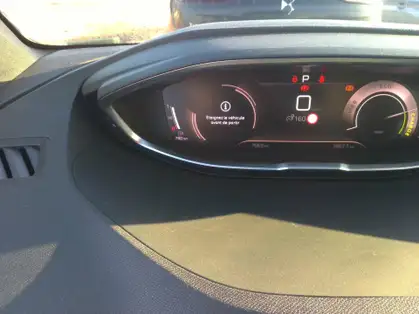 PEUGEOT 3008 GT HYBRID 136 CV E-DCS6