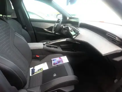 PEUGEOT 3008 ALLURE HYBRIDE 136 CV e-DCS6