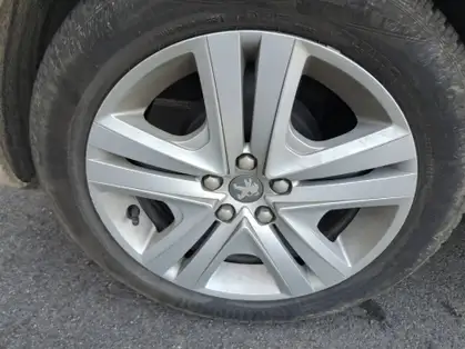 PEUGEOT 208 208 STYLE 1.2 PURETECH 82 CV BVM5