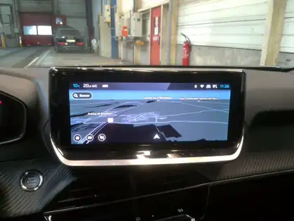 PEUGEOT 2008 ALLURE HYBRID 136 CV e-DCS6