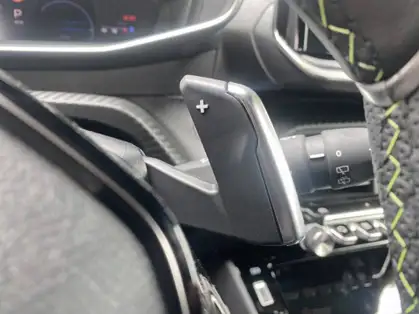 PEUGEOT 2008 GT Hybrid 145 CV e-DCS6