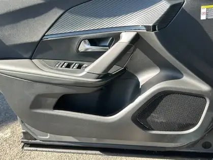 PEUGEOT 2008 GT Hybrid 145 CV e-DCS6 