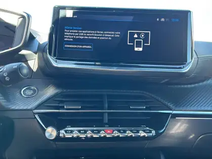 PEUGEOT 2008 GT Hybrid 145 CV e-DCS6 