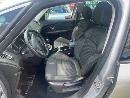 RENAULT GRAND SCENIC IV Blue dCi 120 - 21 Business