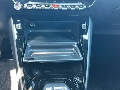 PEUGEOT 2008 GT Hybrid 145 CV e-DCS6 